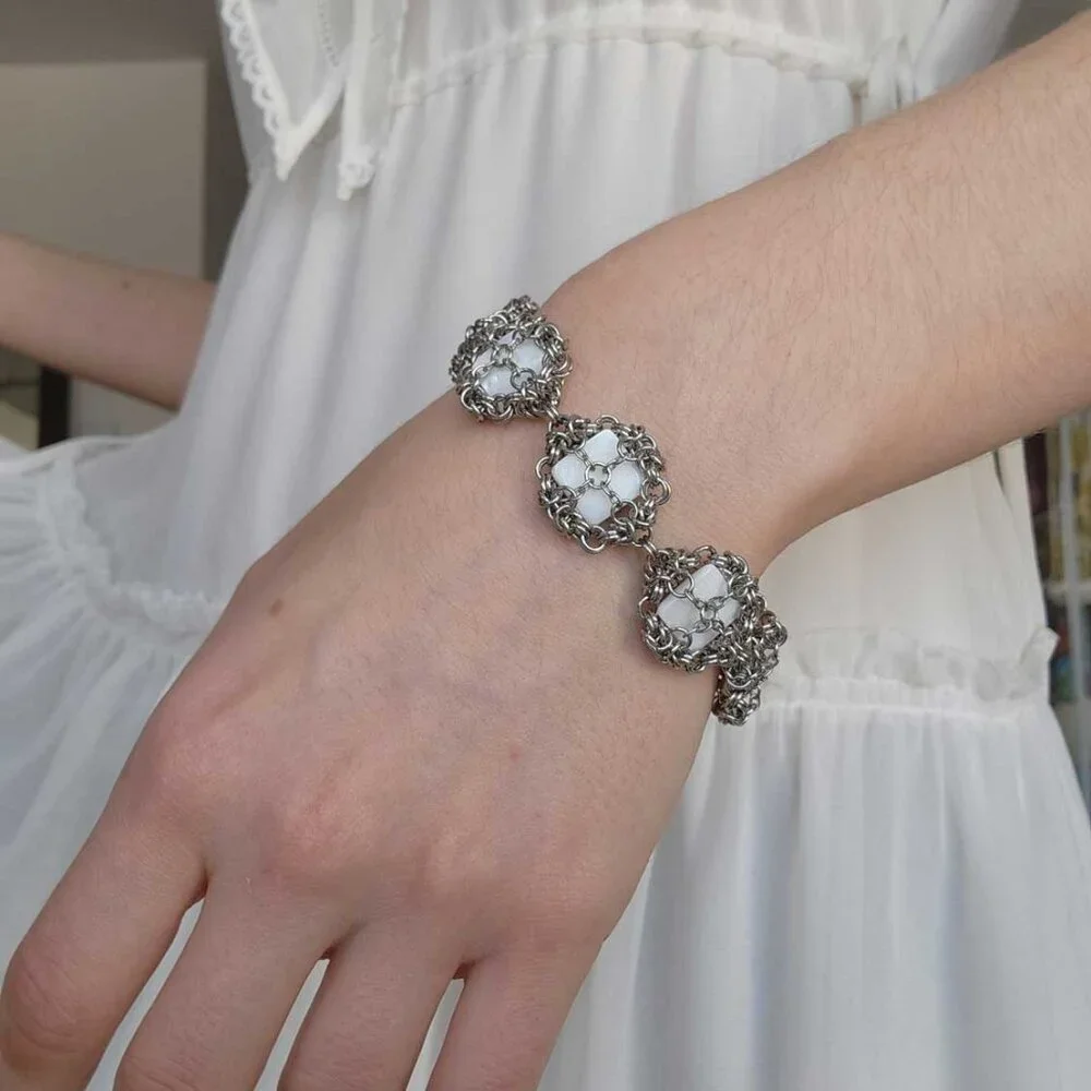 Vintage silver and white mother-of-pearl medieval bracelet - Picture 12 of 13